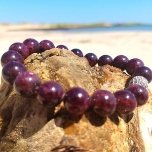 Red garnet beaded bracelet